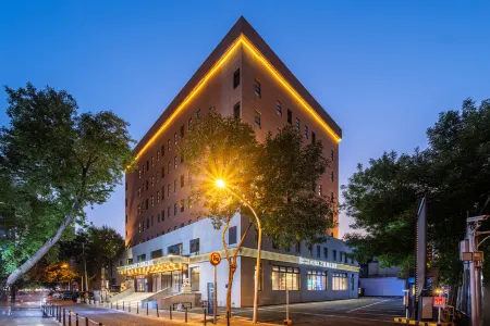 Wanjia Boutique Hotel (Tianjin Station Binjiang Road Pedestrian Street)