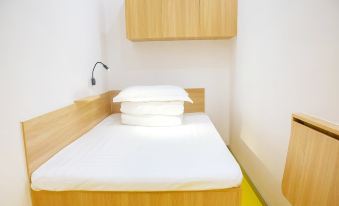 Pengpeng Youth Hotel (Beijing Futong Subway Station)