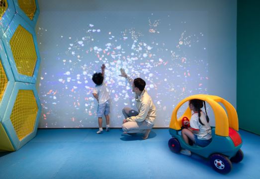5. 홀리데이 인 리..