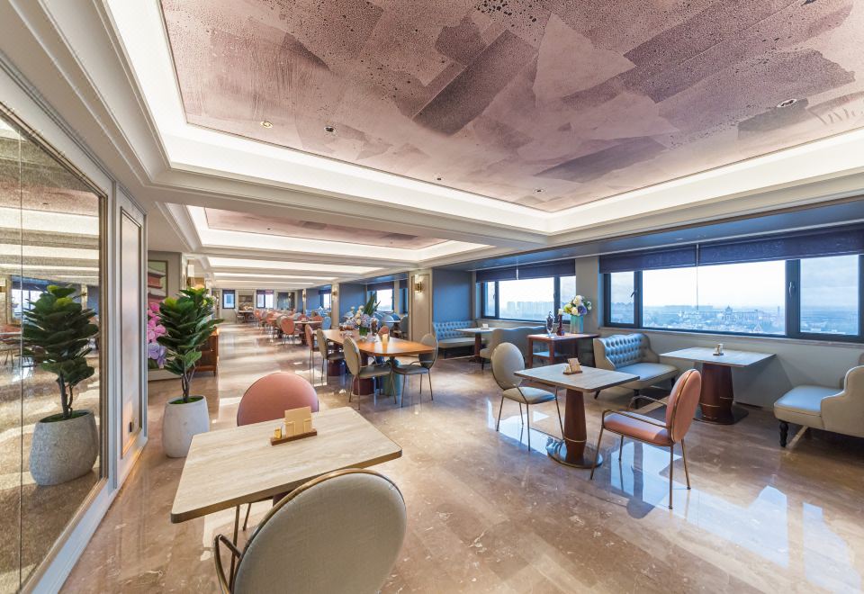 메르큐어 다퉁 기차역 이미지