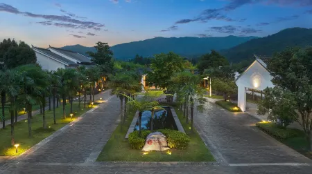 Angsana Tengchong Отели рядом с достопримечательностью «Mayu Valley Hot Spring Town»