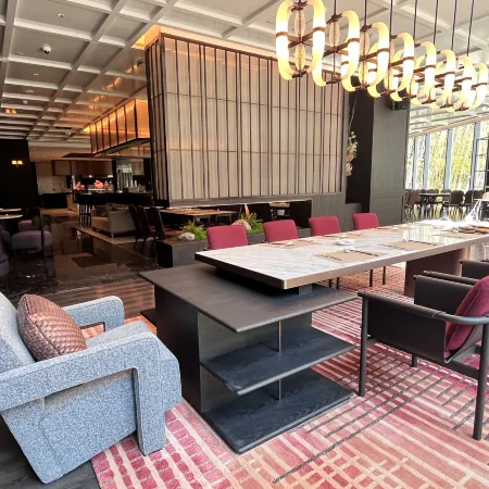 Weinan Guibinlou Hotel
