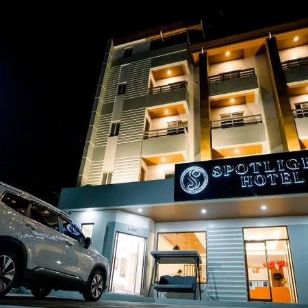 Spotlight Hotel near Hundred Islands Wharf