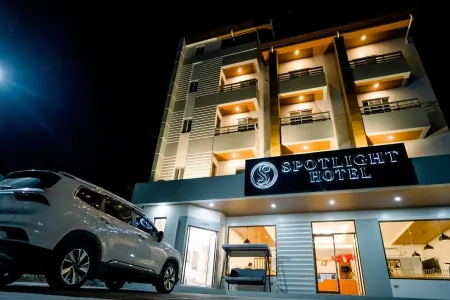 Spotlight Hotel near Hundred Islands Wharf