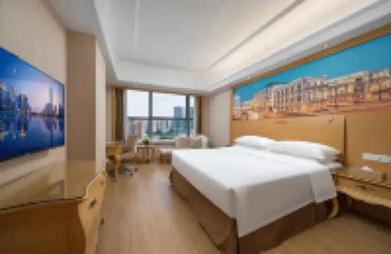 Vienna International Hotel (Shenzhen Qianhai Happy Bay Hotel) Hotels in Baoan Bezirk