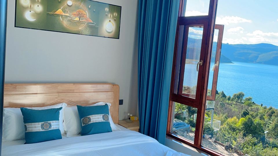 Fuxian Lake Linyun Mountain Homestay