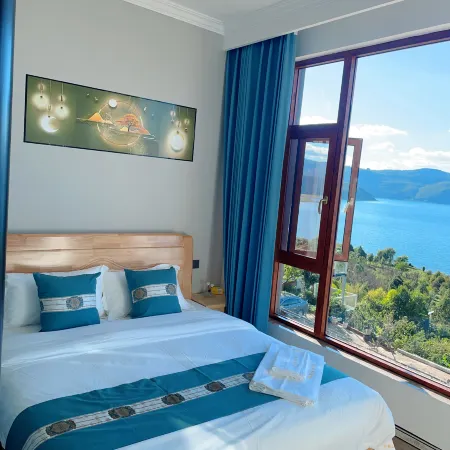 Fuxian Lake Linyun Mountain Homestay