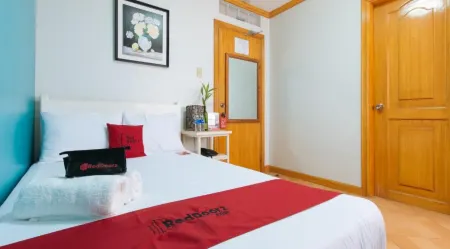 RedDoorz @ Arimbay Legazpi City Отели рядом с достопримечательностью «Бикол Юниверсити Колледж оф Сайенс»