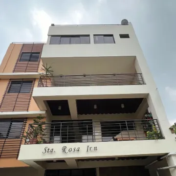 Cocotel 運營的伊洛伊洛聖羅莎旅館 鄰近中菲律賓大學的酒店