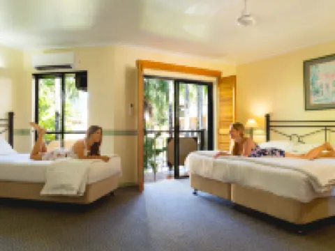 Palm Royale Cairns Hotels in Manunda