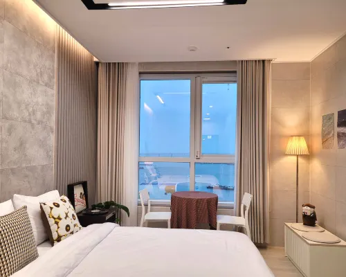 Raviens The Bayment Nampo Hotels near Seo-Gu