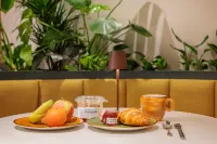 Maxhotel Amsterdam Airport Schiphol - Recently Renovated Hotels in Хуфдорп
