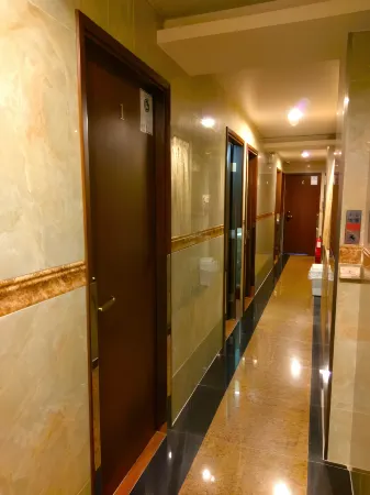 Wang Kei Hotel（Mong Kok MTR Exit D2） Отели рядом со станцией Западный Коулун