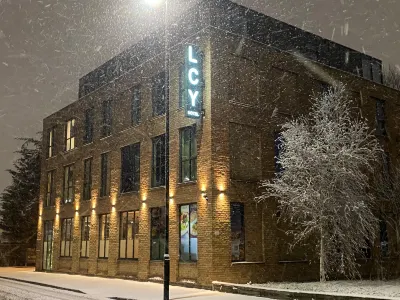 London City Airport Hotel Hotels near Gidea Park Library
