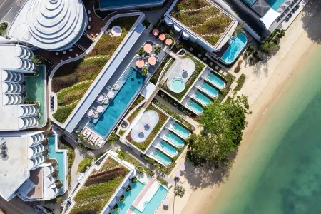 Veranda Resort Phuket, Autograph Collection (Marriott International) Отели рядом с достопримечательностью «Similan Pro Dive»