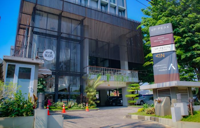 Up-Peak Hotel Simpang Lima Semarang