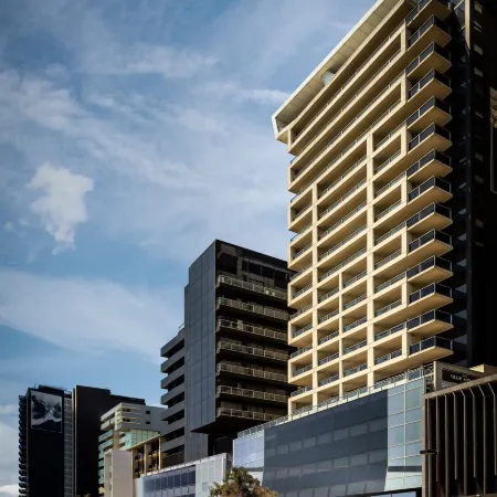 Punthill South Yarra Grand Отели рядом с достопримечательностью «Прямоугольный стадион»