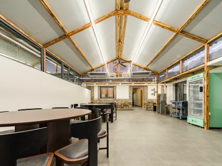 Floral Hotel·Changdao Meijing Liujun Hotel Отели рядом с достопримечательностью «Wanniao Island»