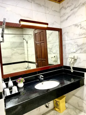 Bac Ninh Royal Hotel Отели в г. Viet Doan