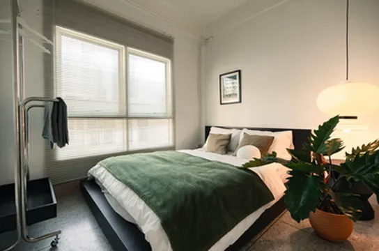 รูปภาพของnap in a blue moon