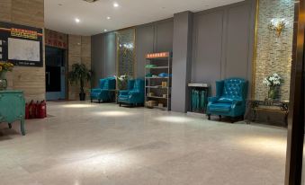 Super 8 Hotel Science Avenue Store