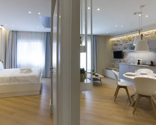 Great Living Koukaki Hotel berhampiran Odeon Herodes Atticus