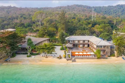 Baan Ploy Sea
