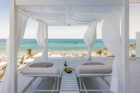 Flamingo Paradise Beach Hotel