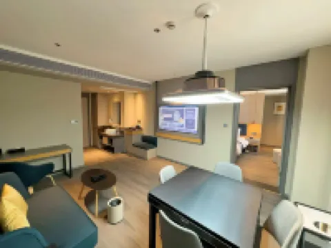 Homeinn Selected Hotel (Changsha Window of the World Zhongmao City)
