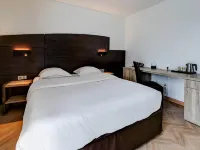 B&B โรงแรม มงท์เบลิอาร์-โซช็อ โรงแรมในดูบส์