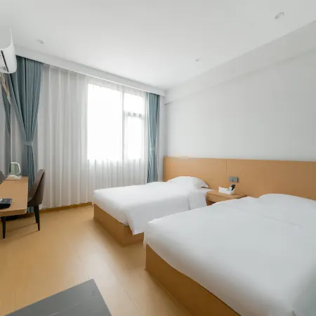 Dongrunfeng Hotel (Zigong Caideng Park)