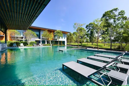 Grand Sappaya Hotel by Lotus Valley Golf Отели рядом с достопримечательностью «Wat Khlong Sip Si»