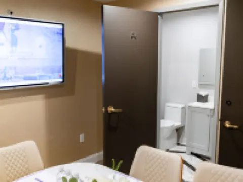 Iris Hotel Boston Hotels in Brookline