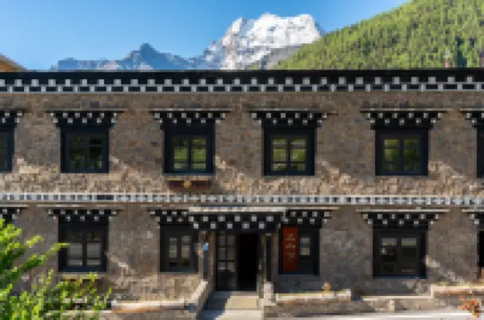 Aden ZhiShanXia hotel