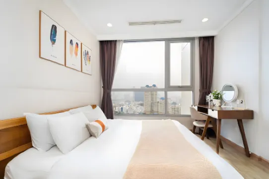 The Vista Landmark Central Park Apartment