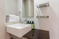 Ruolin Serviced View Apartment (Tanhualin and Jiyuqiao Dual Metro Station) - วิวภูเขา
