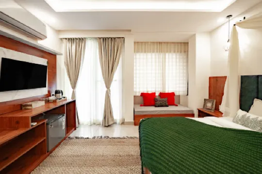 Humming Bird - A Luxury Stay