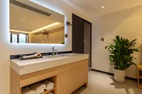 Baoyuelou C Scenic Resort Hotel (Xijiang Qianhu Miao Village Observation Deck)