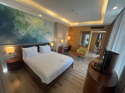 Mercure Istanbul Umraniye Hôtels à proximité de : Abdurrahman Gürses Camii