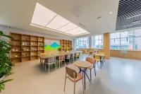 Hoco Hotel (Beijing Guomao Jianguomen Subway Station Branch)