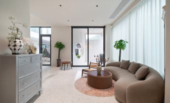 Floral Hotel·Mingyue Creek Guest Stay with Constant Temperature Hotel