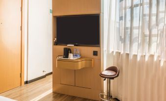 Urban Convenient Hotel (Yugan County Citizen Park)
