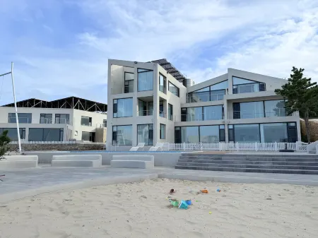 Yuhai Xiangyue Homestay Отели в г. Жунчэн