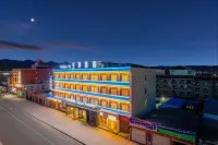 LANZE HOTEL Hotel di Ngawa
