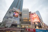 Ye Yuchen E-sports Movie Hotel (Baoding Wanbo Plaza)