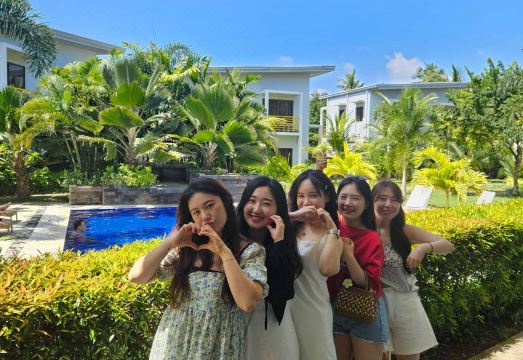 레드 피크닉 내부 휴식처