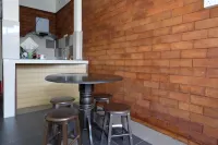 OYO 1017 Al-Inshirah Inn Hotels in Sering