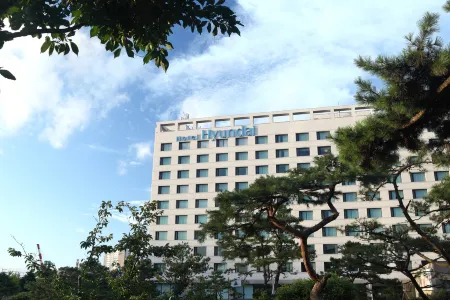 Hotel Hyundai by Lahan Ulsan