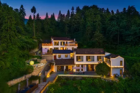 Wutongsuminsu Отели рядом с достопримечательностью «Baisui Palace»