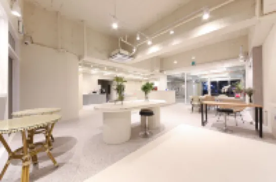 Gwangju W Lounge Hotel